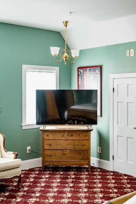 The Long Run - 2 Ca King Sized Beds+ - Sleeps 8-10 Apartment *