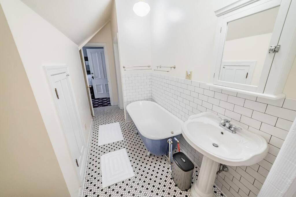 The Long Run - 2 Ca King Sized Beds+ - Sleeps 8-10 *
