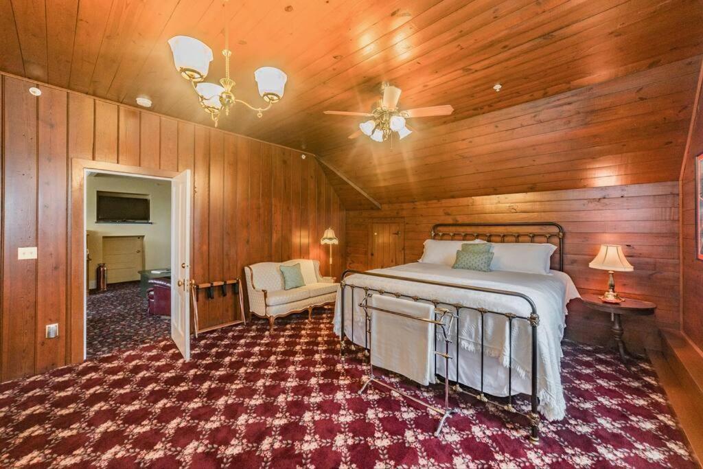 The Long Run - 2 Ca King Sized Beds+ - Sleeps 8-10 Apartment *